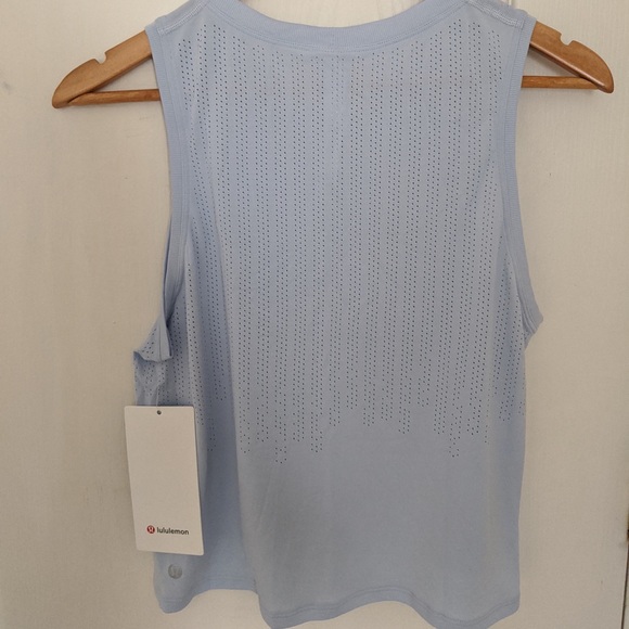 Lululemon tank - Picture 4 of 5
